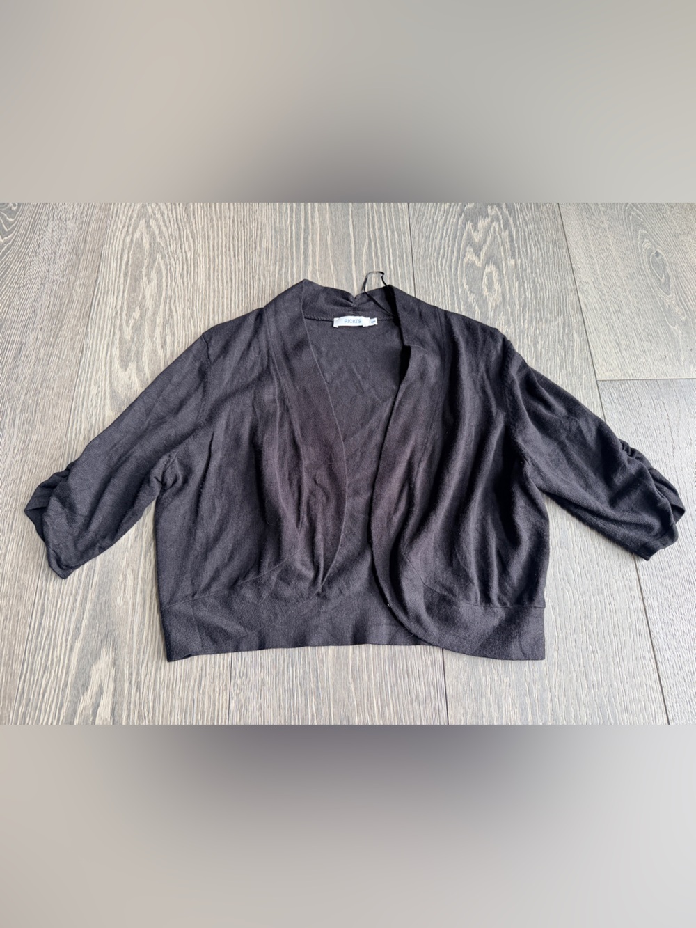 Ricki's Cropped Sweater Shrug Cardigan in Black Size Medium